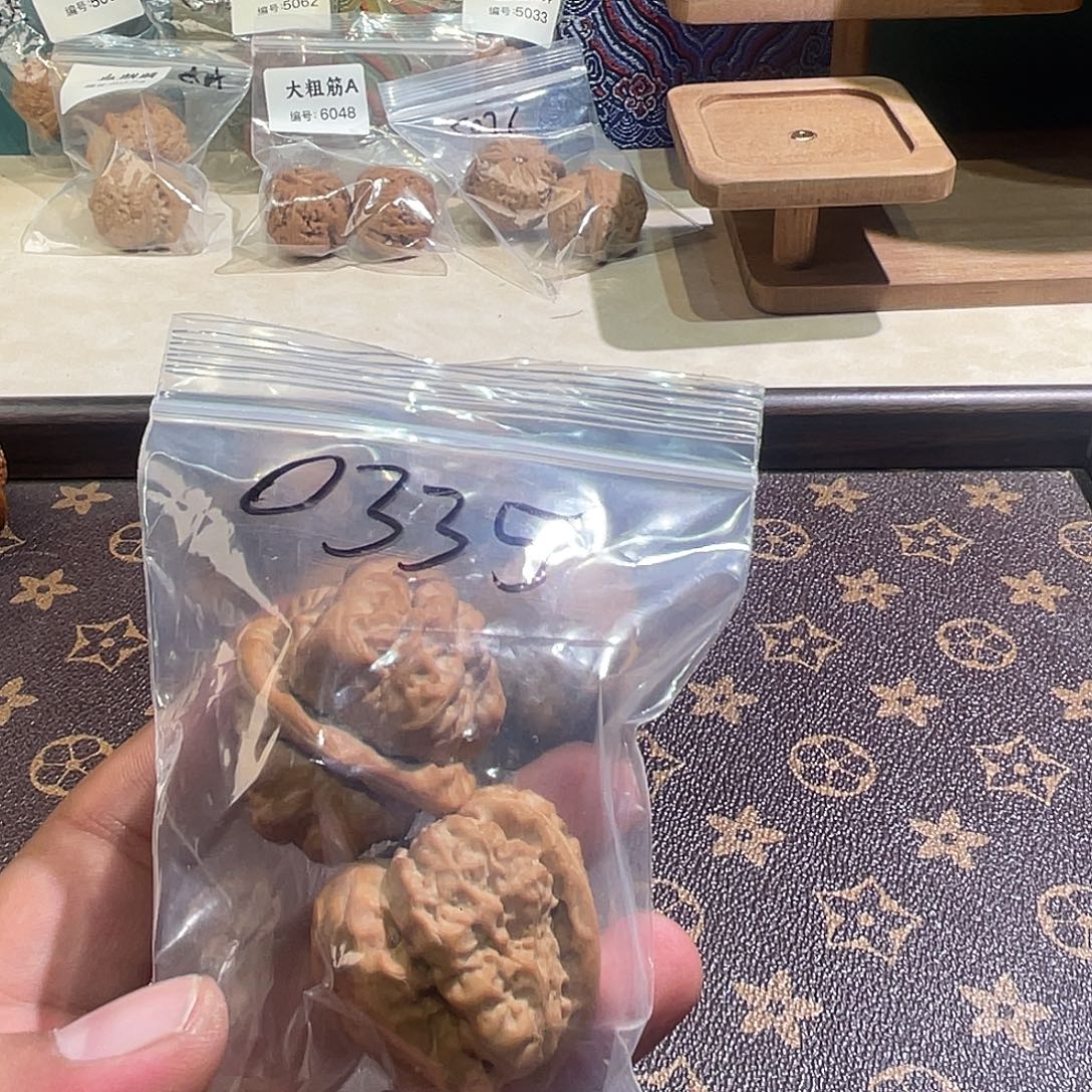 热***了文玩核桃把件0335
