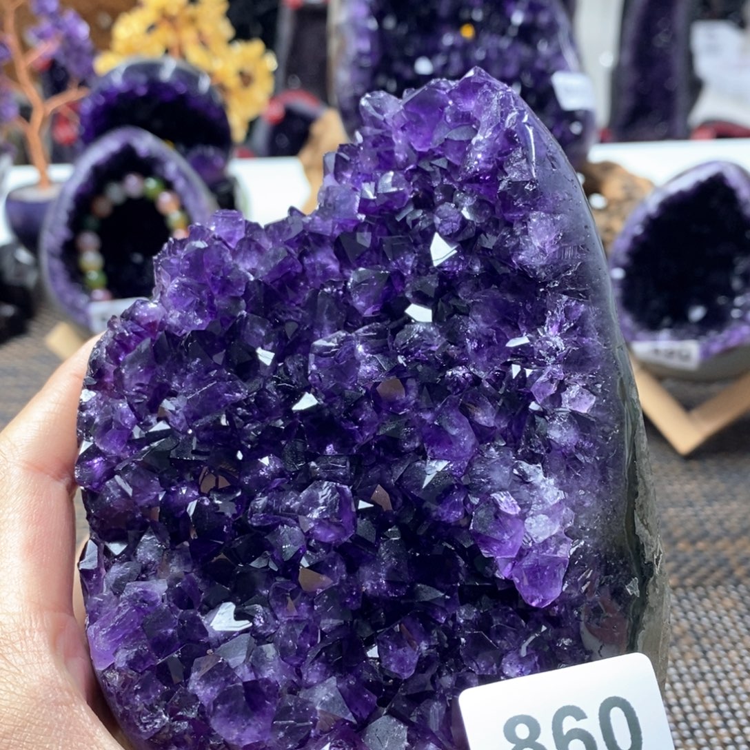 紫晶未镶嵌大型摆件（非配饰）