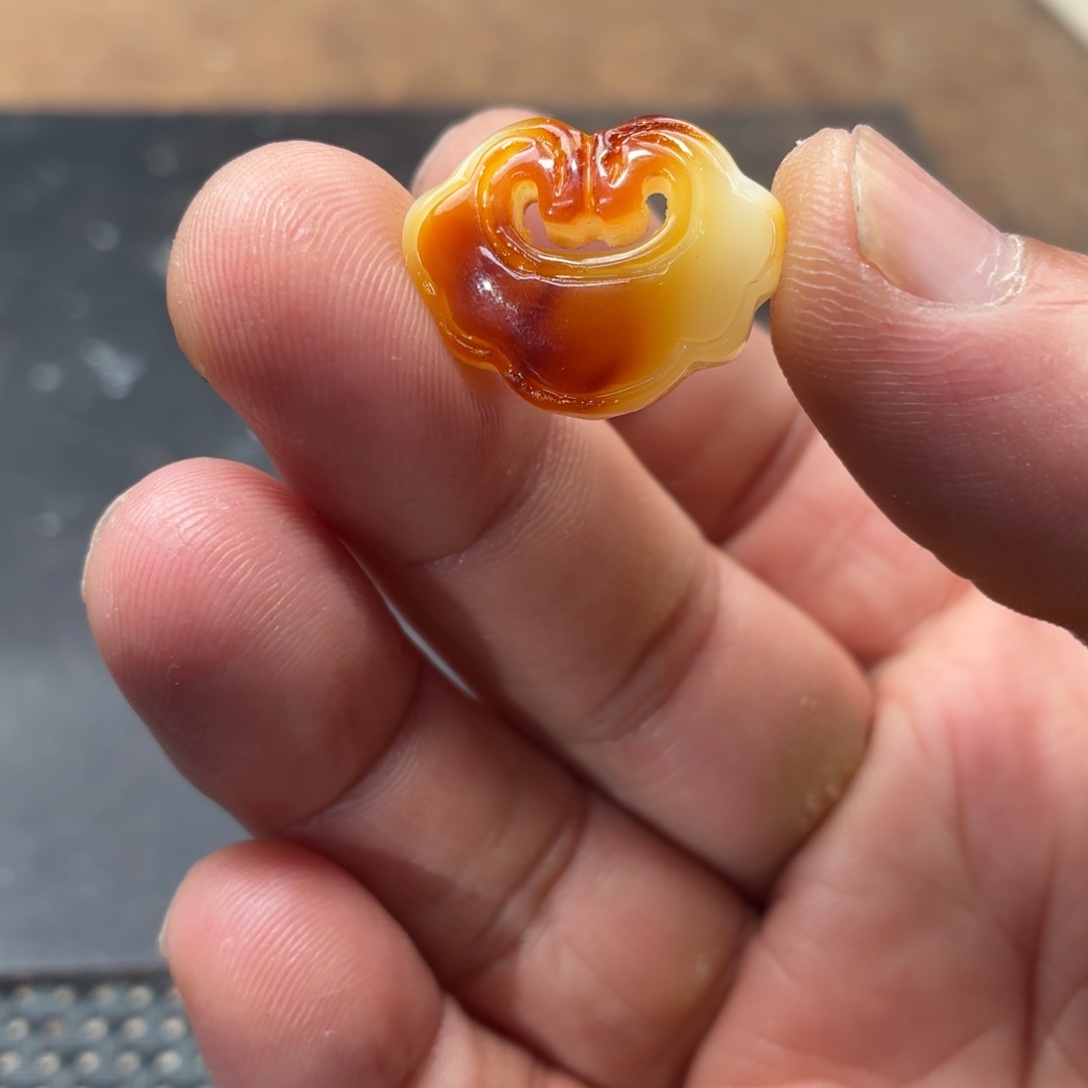 琥珀未镶嵌颈饰多样性发货拍一发一