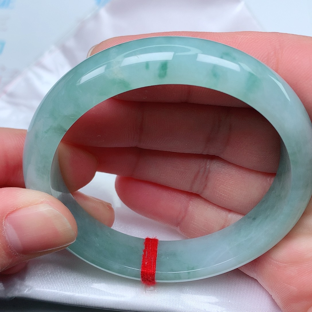 翡翠手镯未镶嵌天然