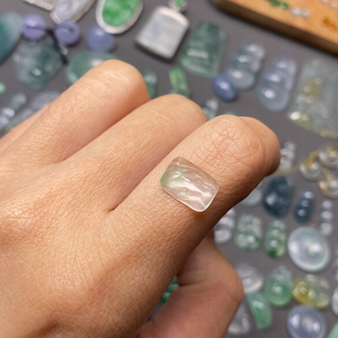 会***t翡翠未镶嵌颈饰翡翠