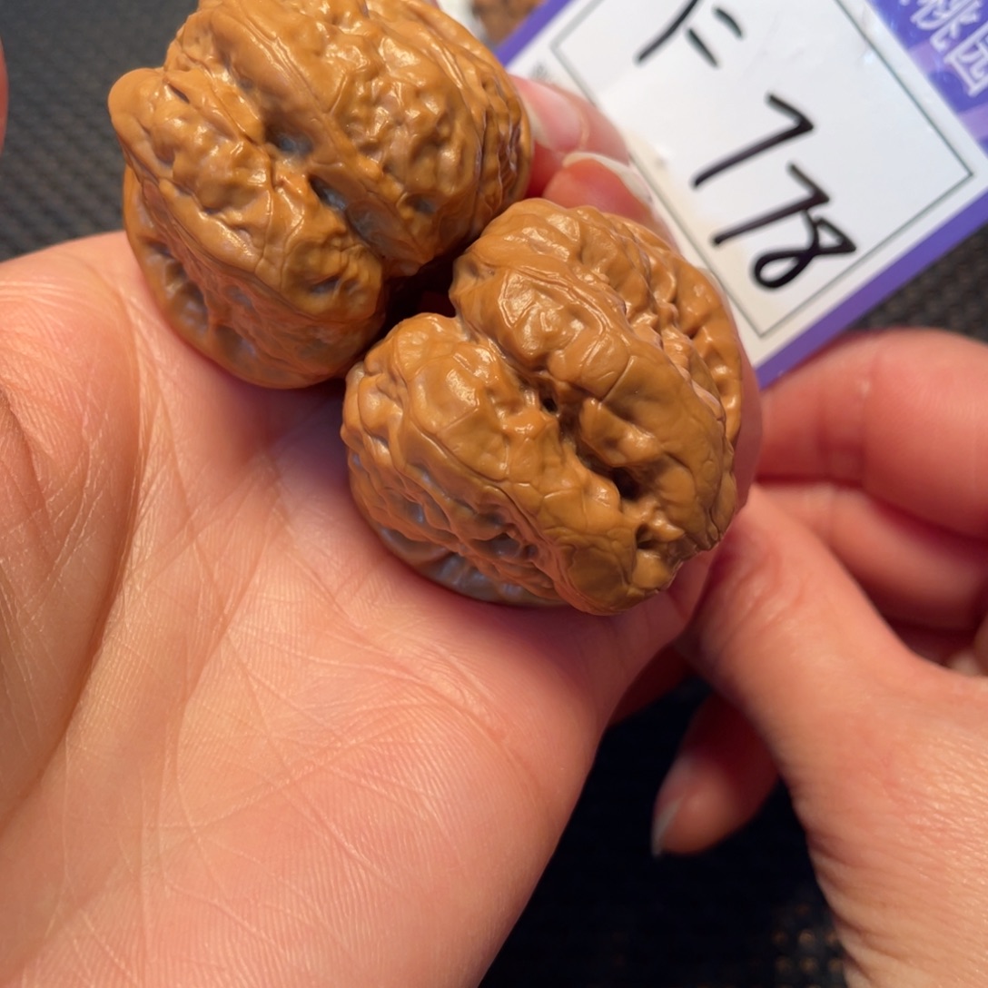文玩核桃把件778号3.9蛤蟆头肚4.4