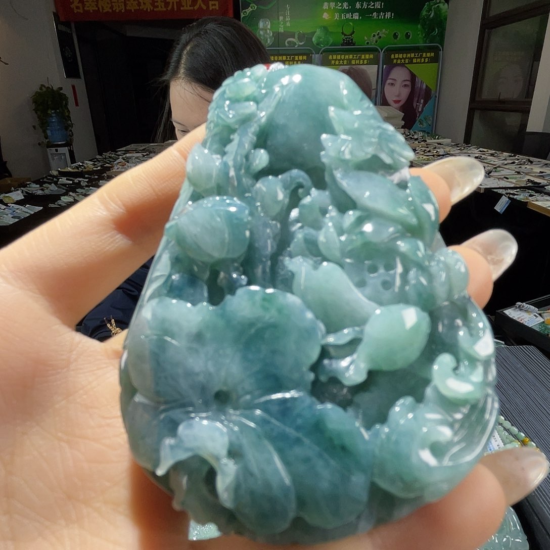颈饰未镶嵌翡翠一