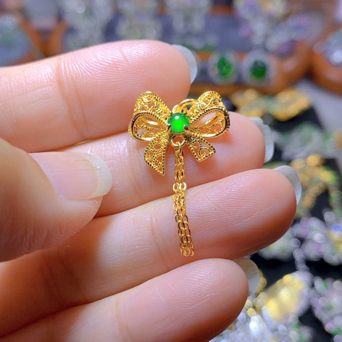 翡翠颈饰银S925镶嵌天然翡翠