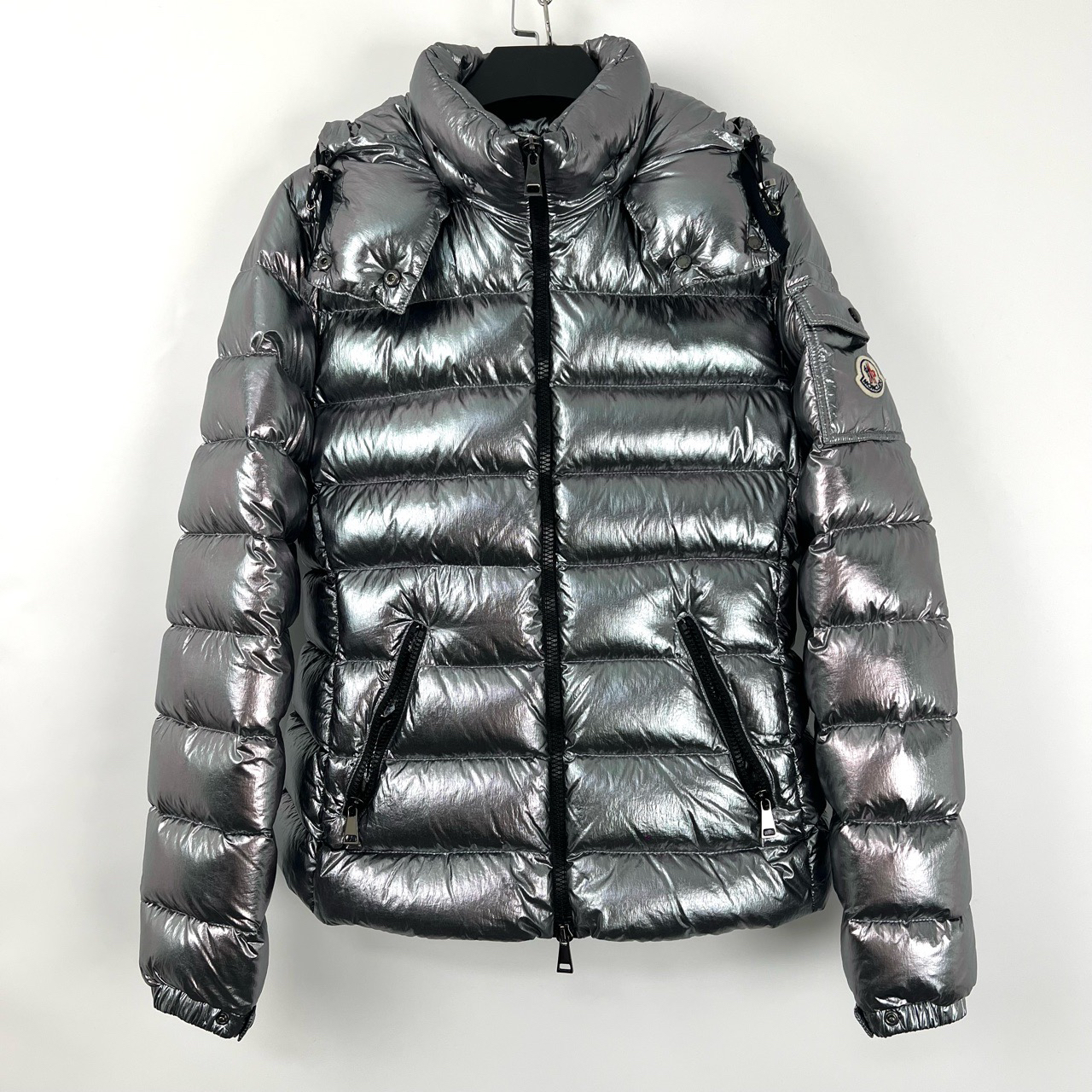 95新 MONCLER 97新/1码/Bady银色袖标亮面羽绒服/05120