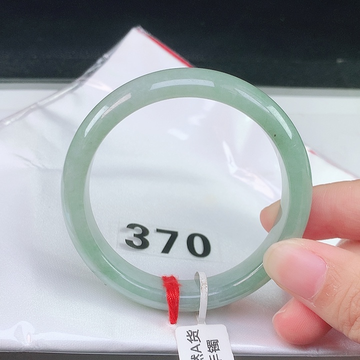 翡翠未镶嵌手镯翡翠