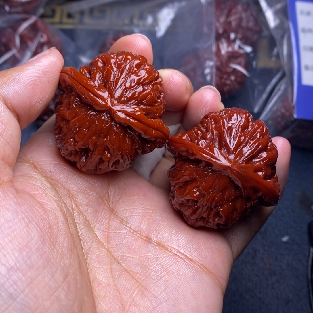 文玩核桃吊坠白狮子41