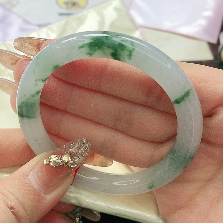 翡翠手镯未镶嵌缅甸天然A货翡翠