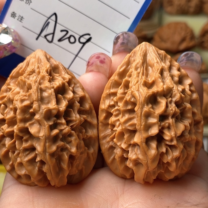 桃核吊坠阿***?招属鼠属鼠