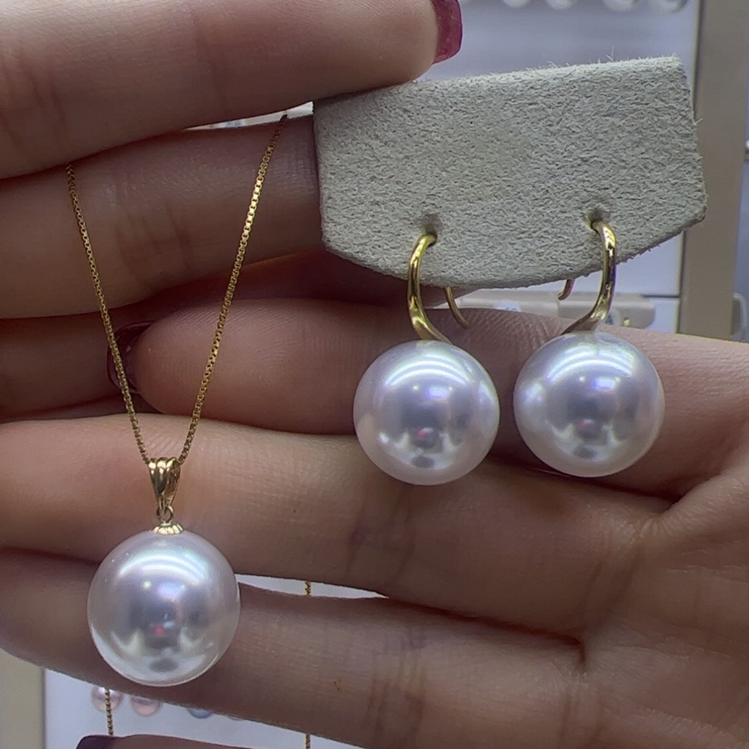 淡水珍珠吊坠(赠链)18K金镶嵌