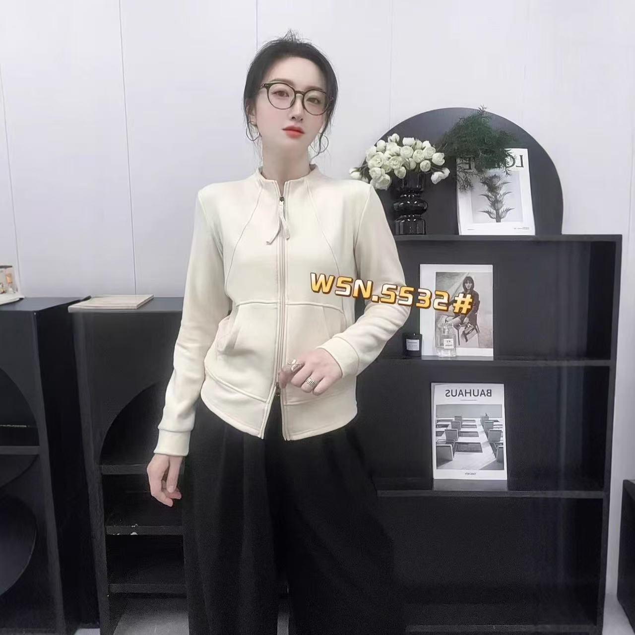 【女人空间生活馆】秋冬新款时尚修身双拉链德绒卫衣NRKJ532