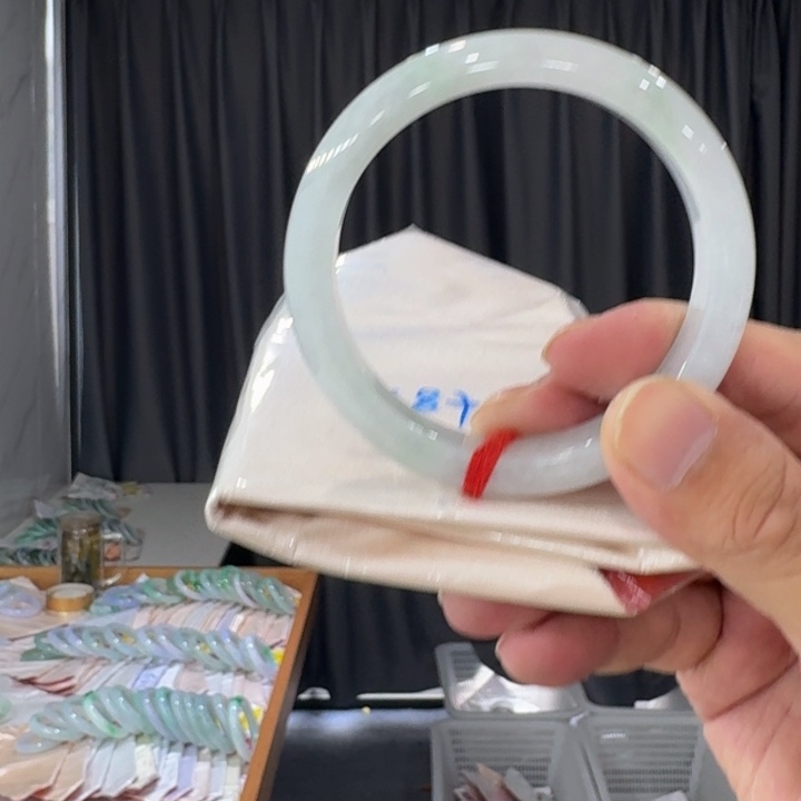 翡翠手镯未镶嵌纯天然缅甸翡翠a货 买断