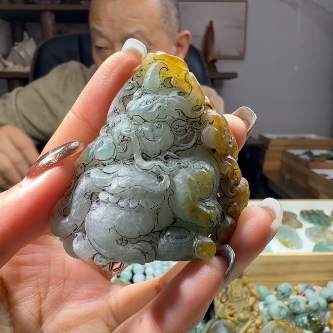 花***了定制翡翠未镶嵌貔貅