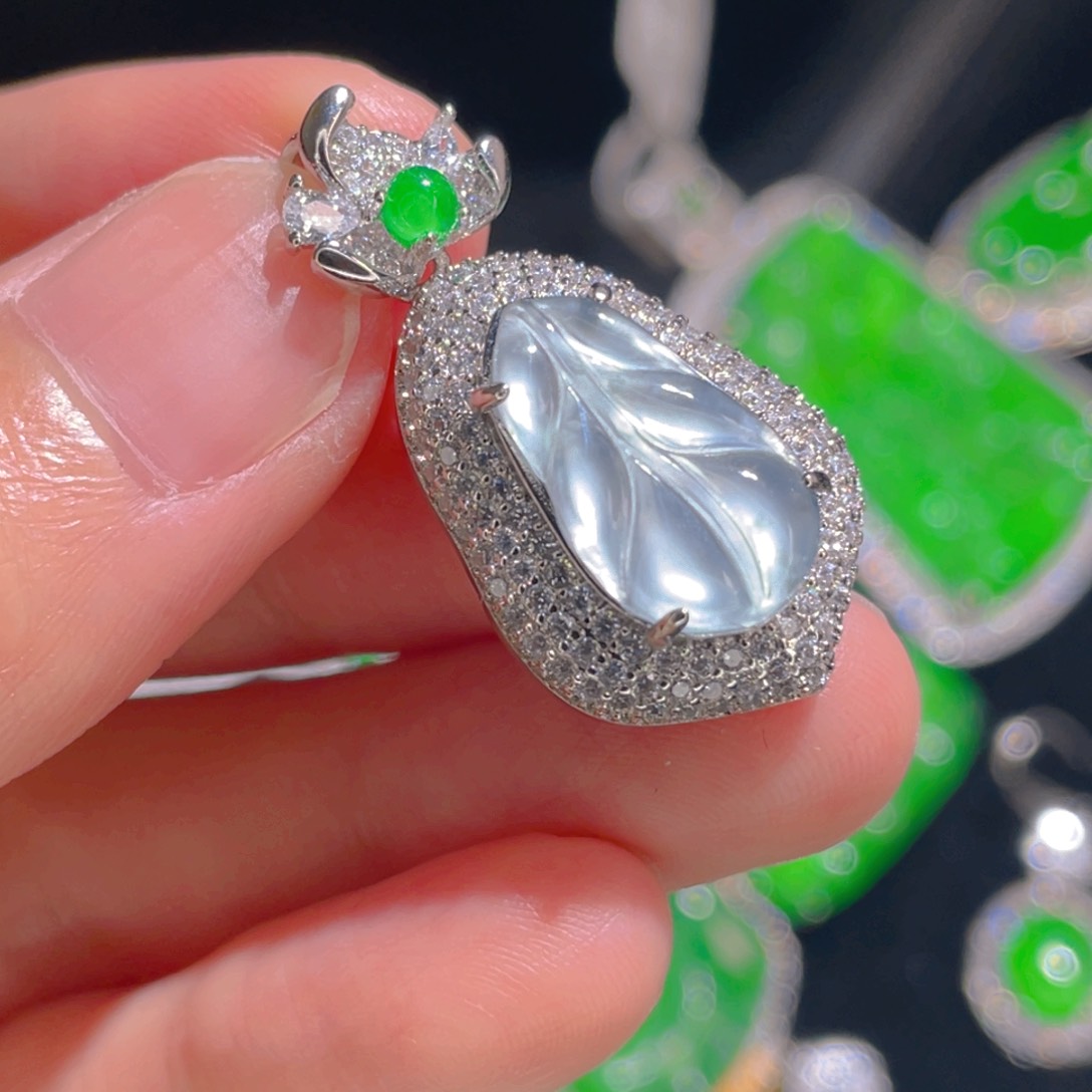 翡翠吊坠(不含链)未镶嵌