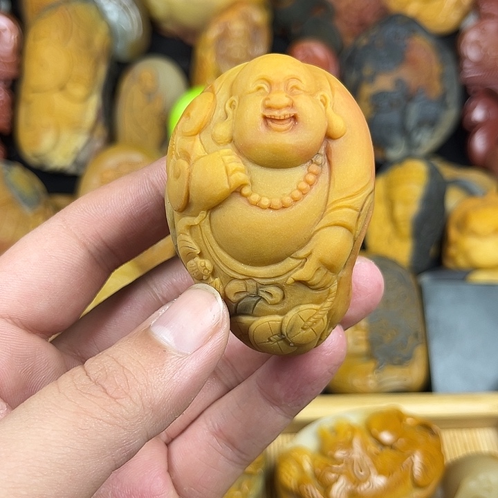 骑***风石英质玉未镶嵌颈饰