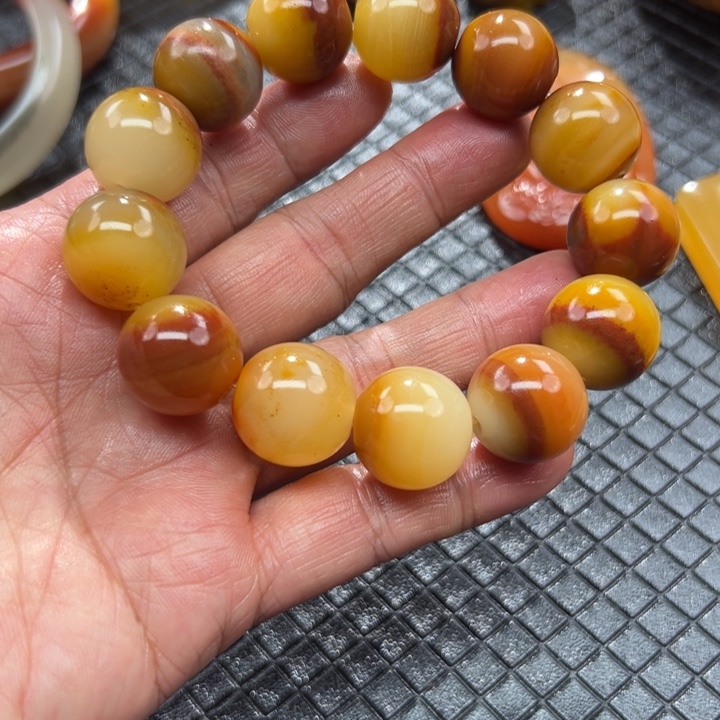 石英质玉（黄龙玉）颈饰未镶嵌六***狼