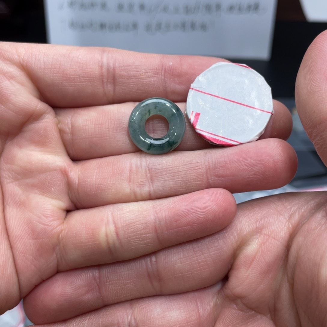 翡翠颈饰未镶嵌多样性