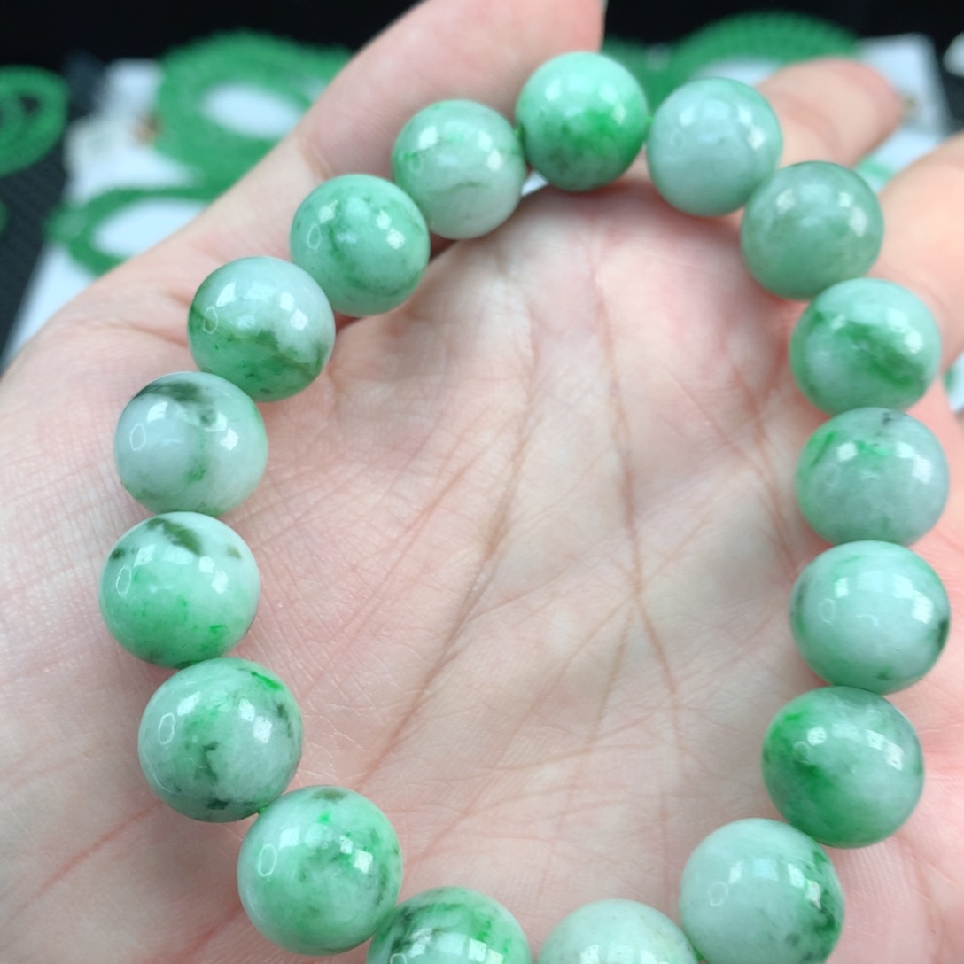 翡翠手链未镶嵌翡翠