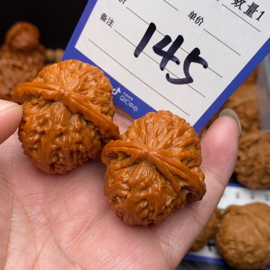 把件桃核白狮子36mo