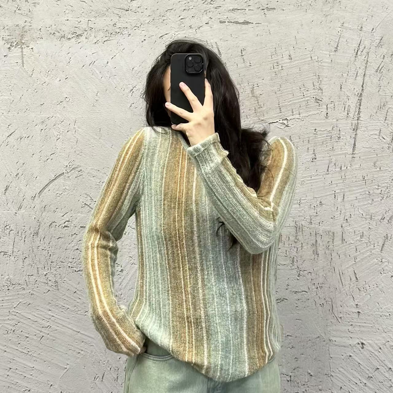 《大韩韩推荐》绿条条针织上衣大码女装春季拼色显瘦百搭上衣针织衫