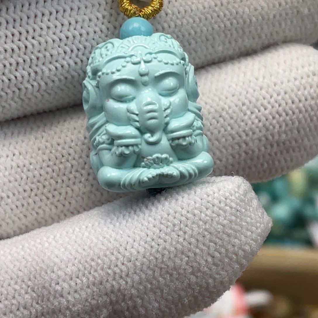 绿松石未镶嵌挂件