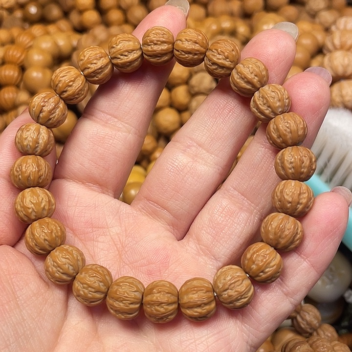 木莫****^小八棱。         