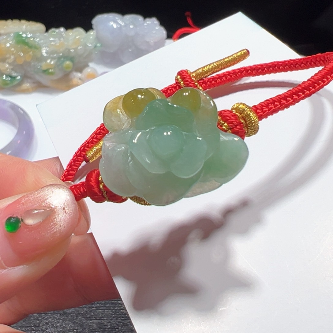 翡翠颈饰未镶嵌手绳