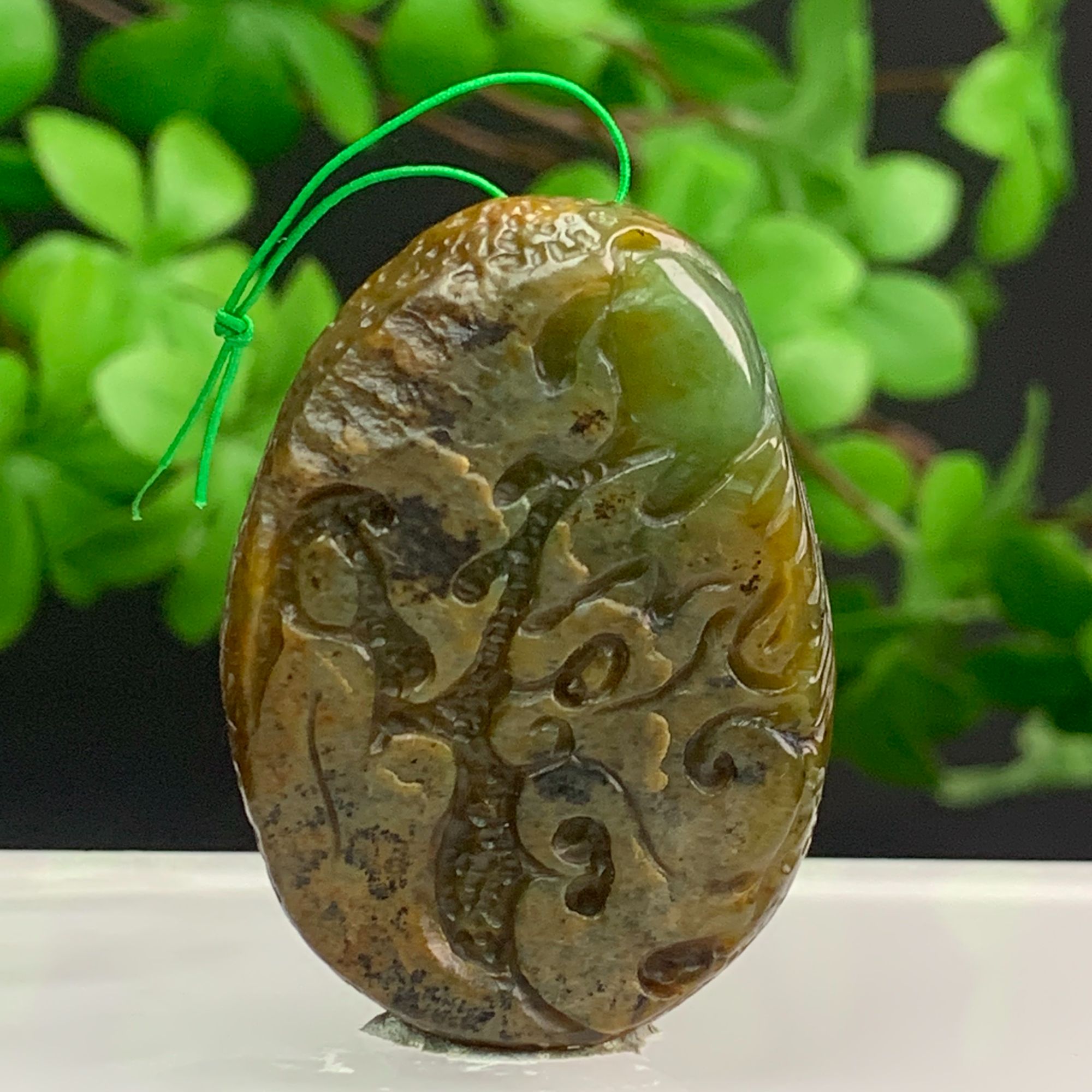 S082珠宝玉石精选和田玉吊坠