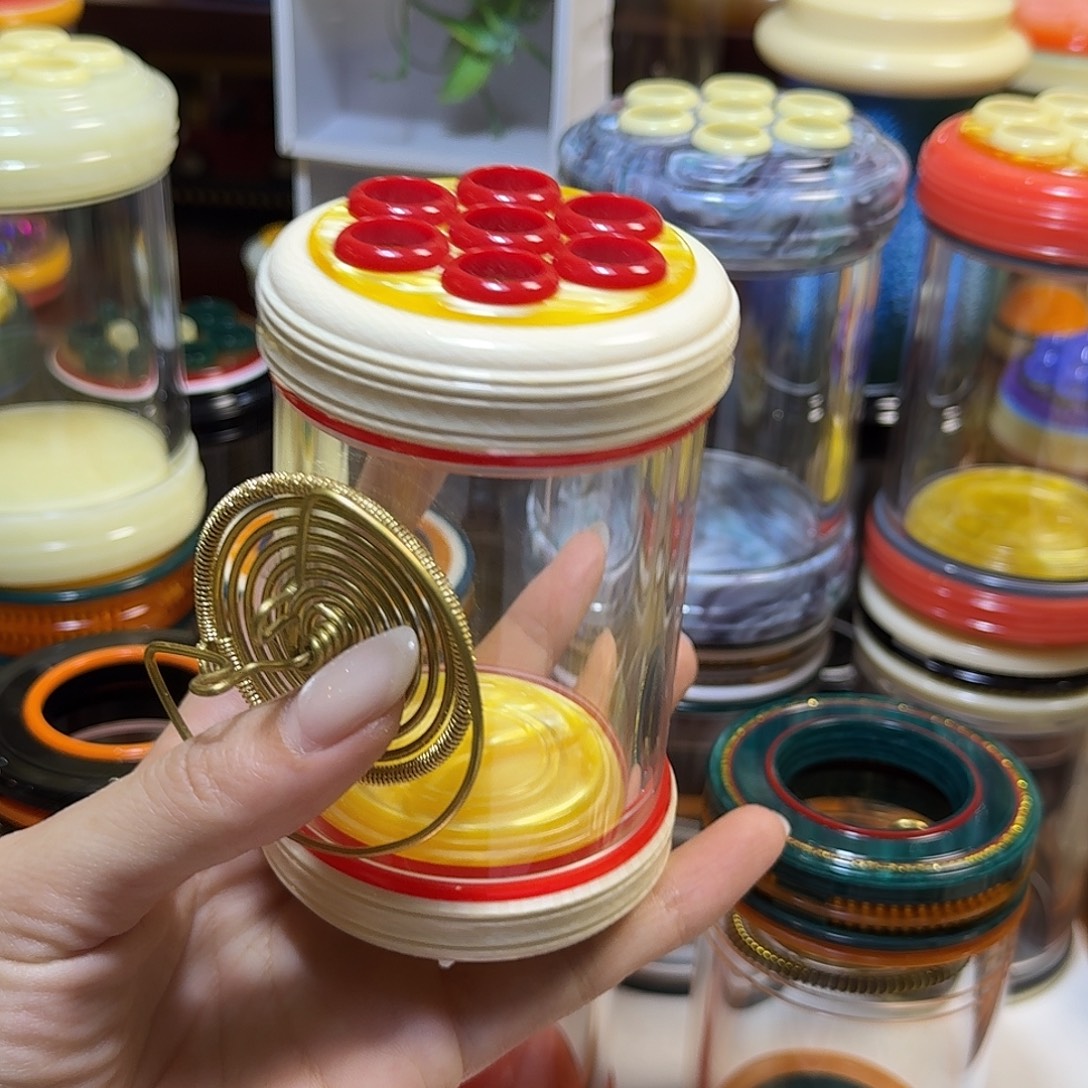 理***费60红色眼圈鎏金蝈蝈罐配闪金