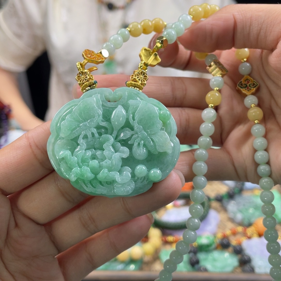 翡翠颈饰未镶嵌代编织