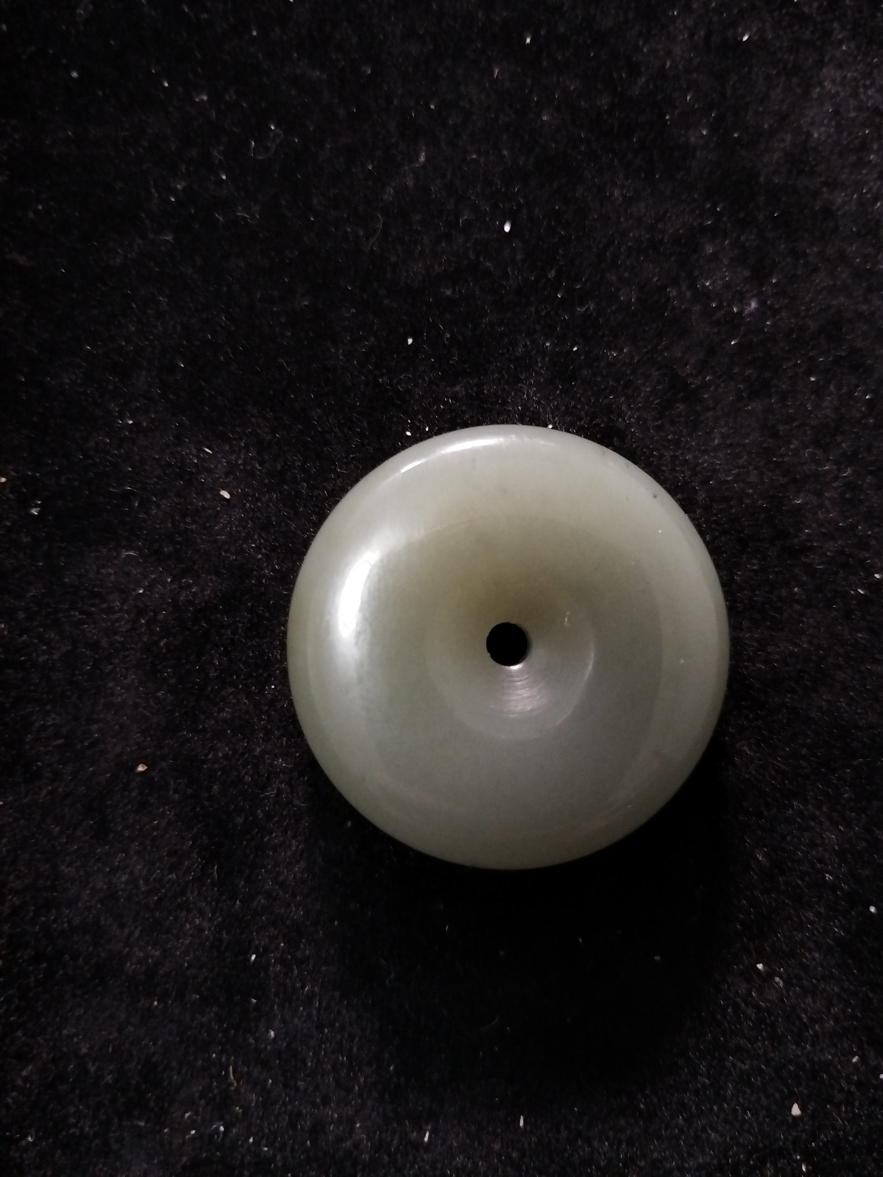 新疆和田玉吊坠.