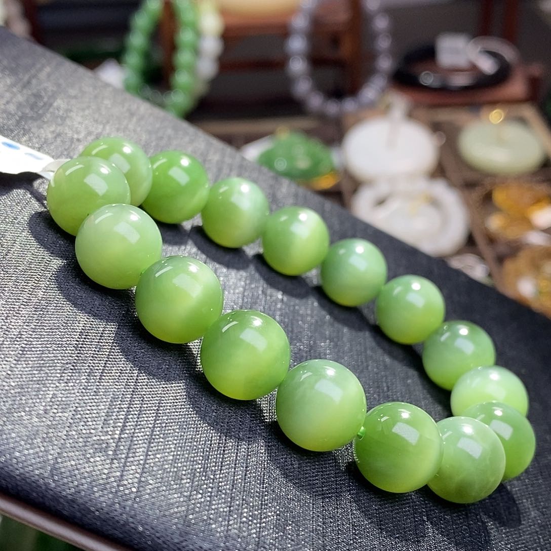 和田玉俄料碧玉猫眼毕业级手串12MM未镶嵌