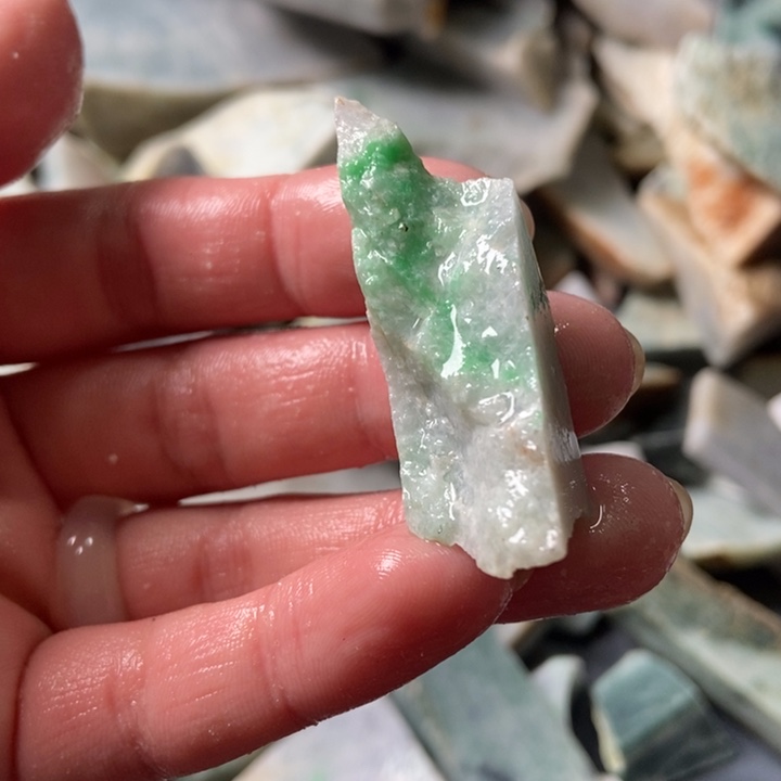 翡翠颈饰未镶嵌天然翡翠