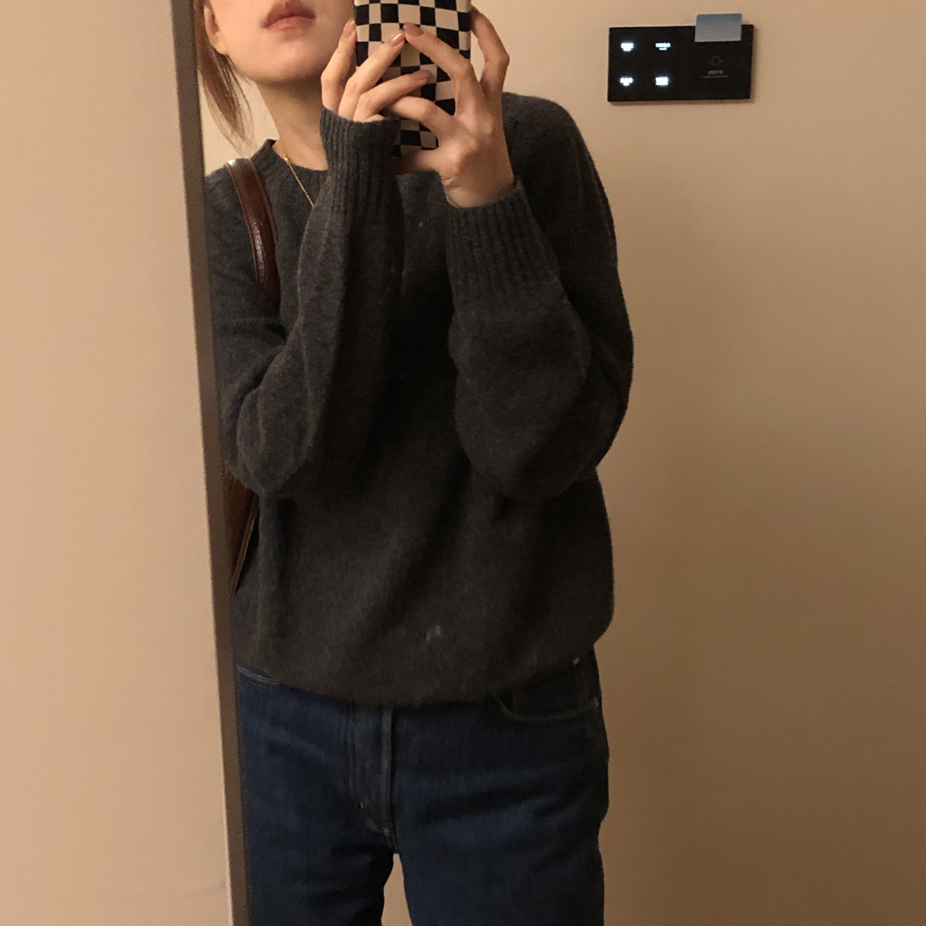 伯利兹-“王炸返场”无缝一体100%特细美丽奴羊毛圆领套头毛衣女