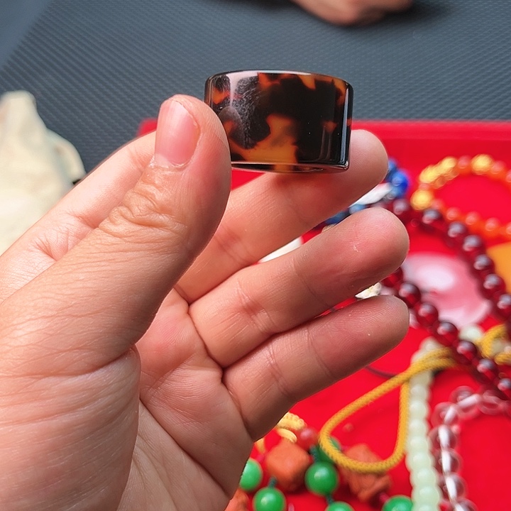 琥珀戒指未镶嵌啊啊