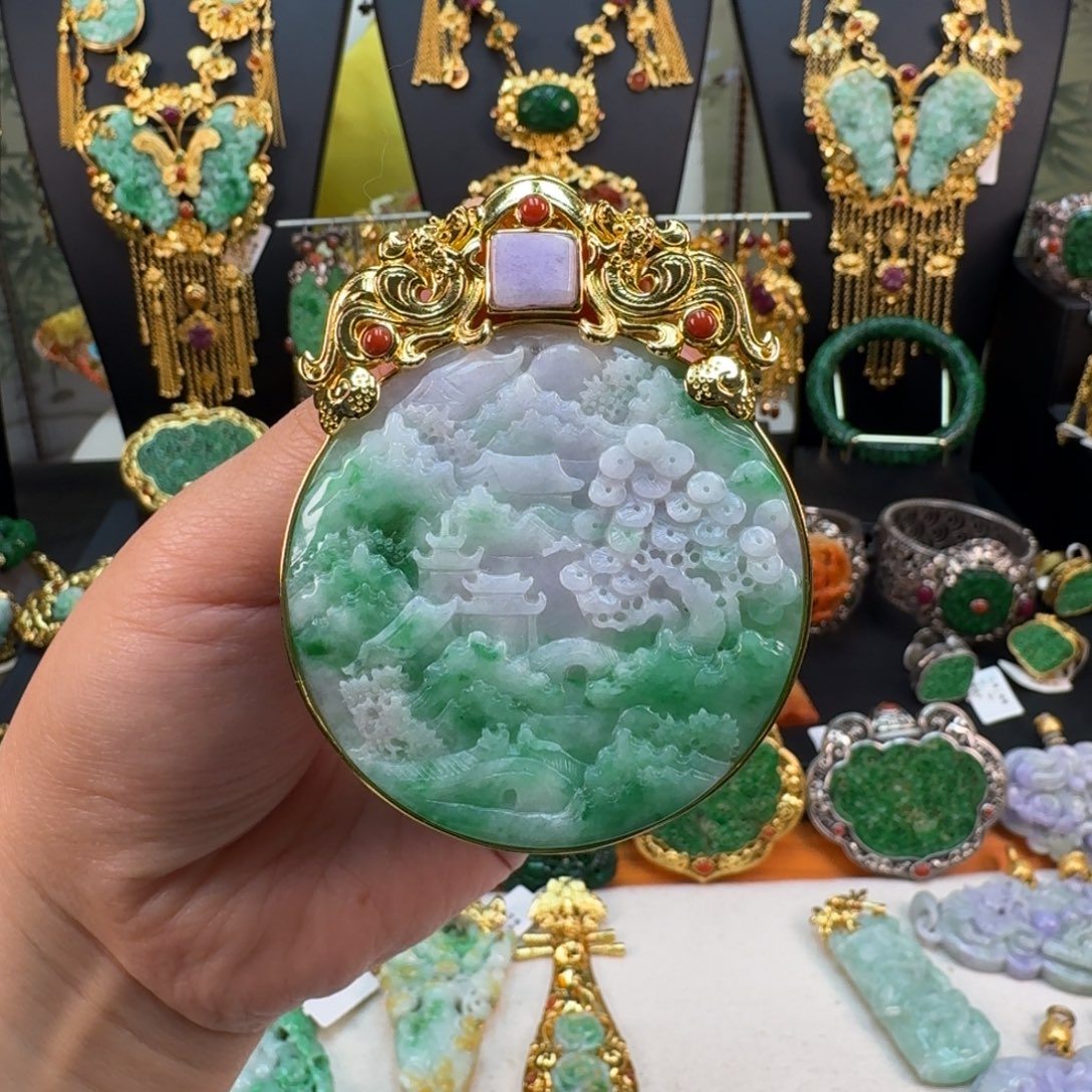 翡翠银S925镀金镶嵌套链春彩山水吊坠 