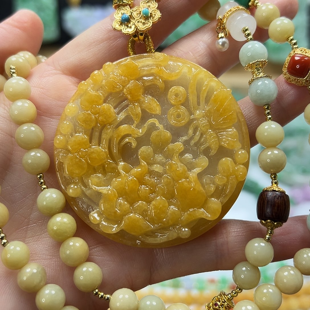 翡翠未镶嵌颈饰吊坠