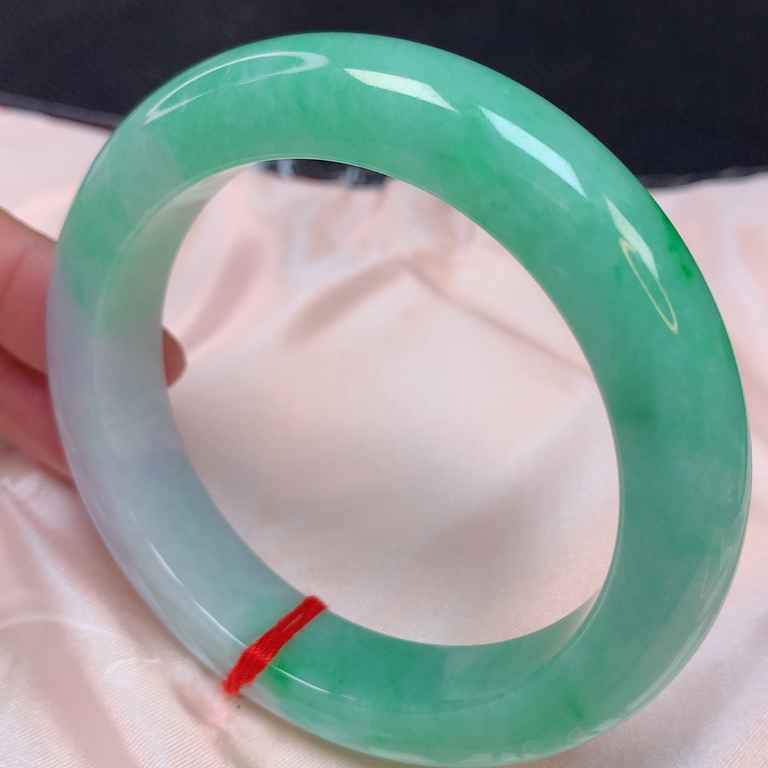 翡翠手镯未镶嵌57+ 翡翠手镯