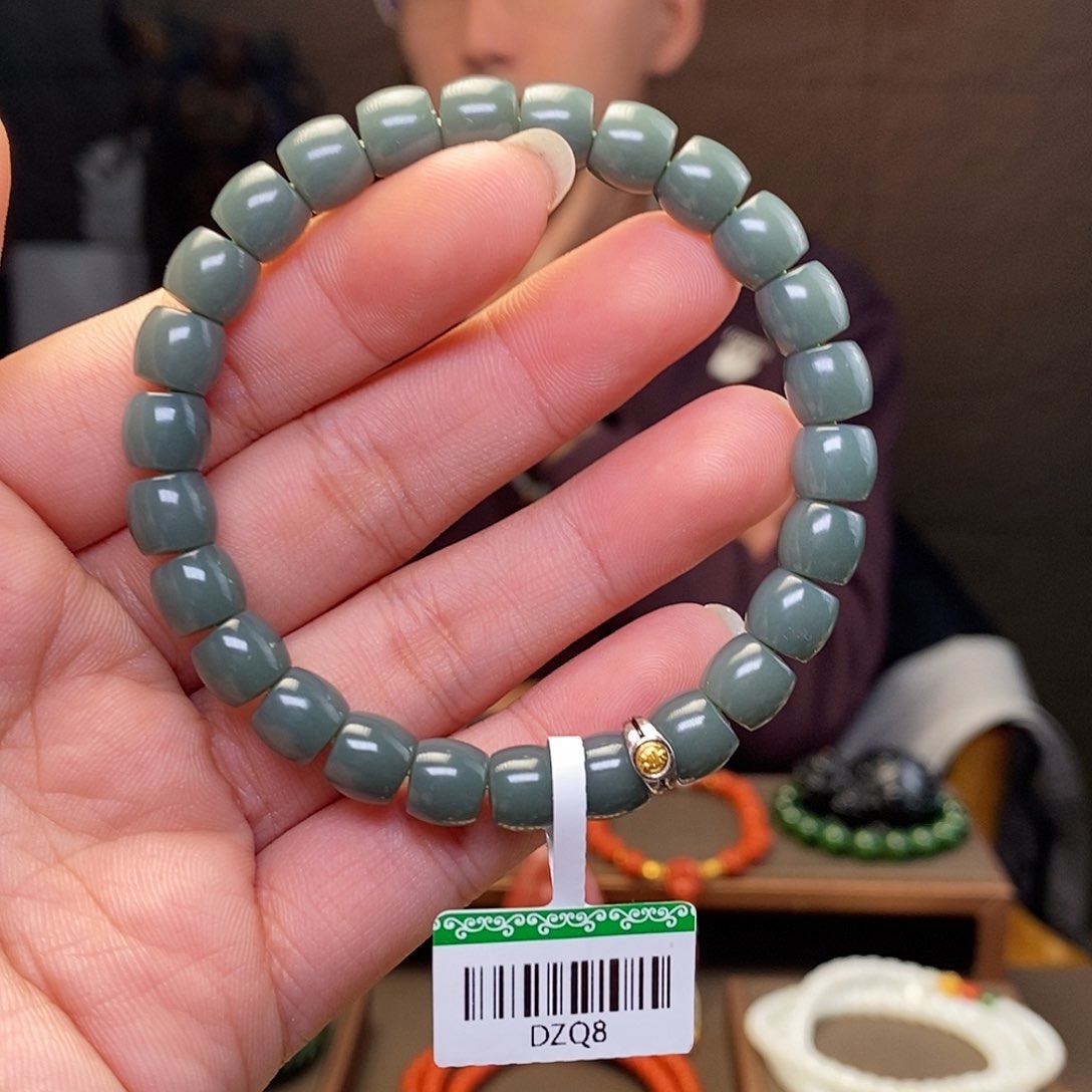 和田玉手链未镶嵌卡8