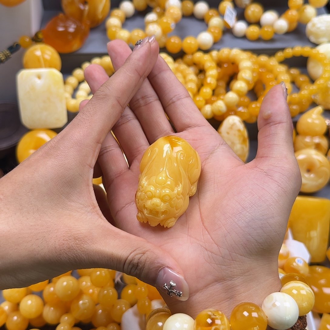 蜜蜡珠宝奇石未镶嵌貔貅