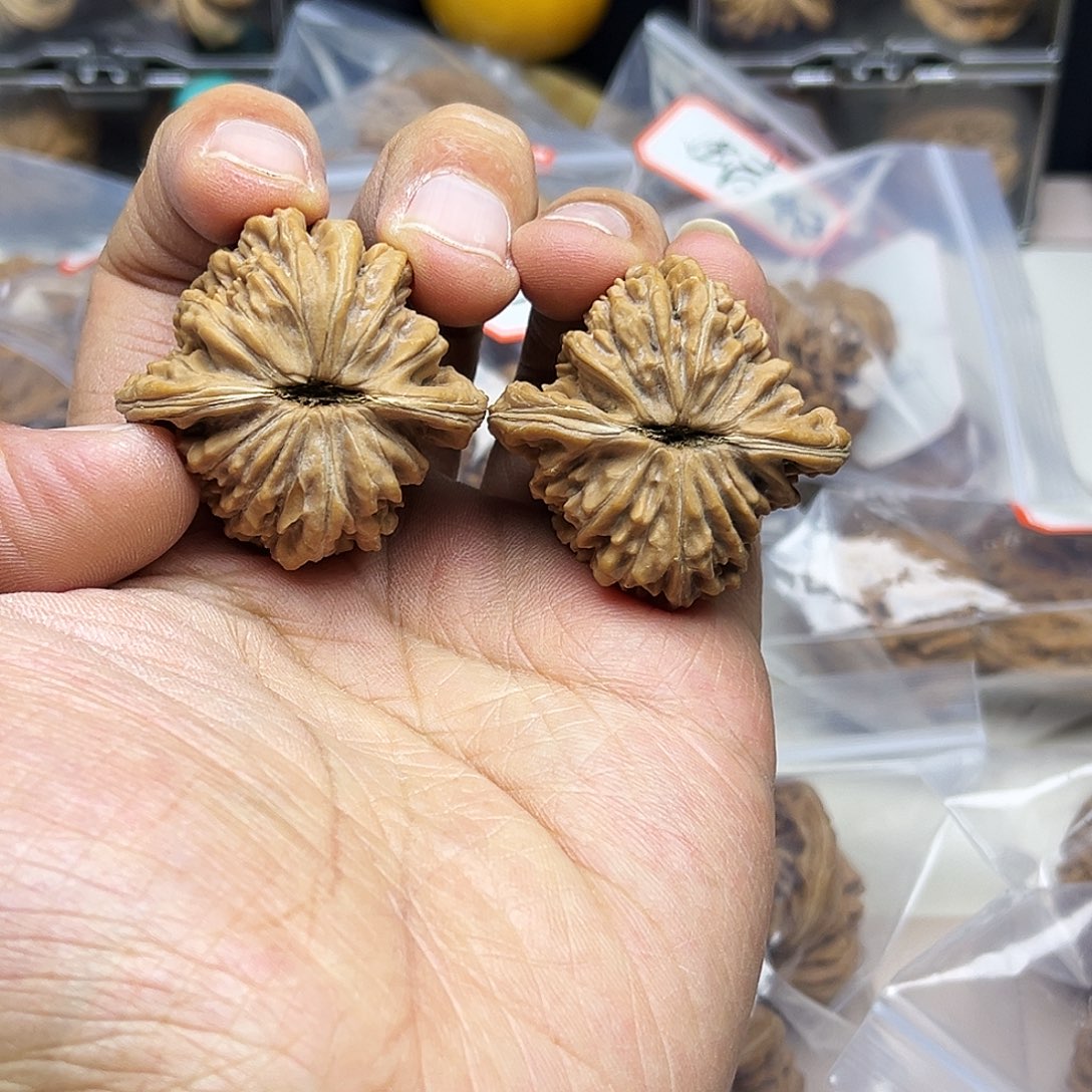 文玩核桃吊坠四座楼