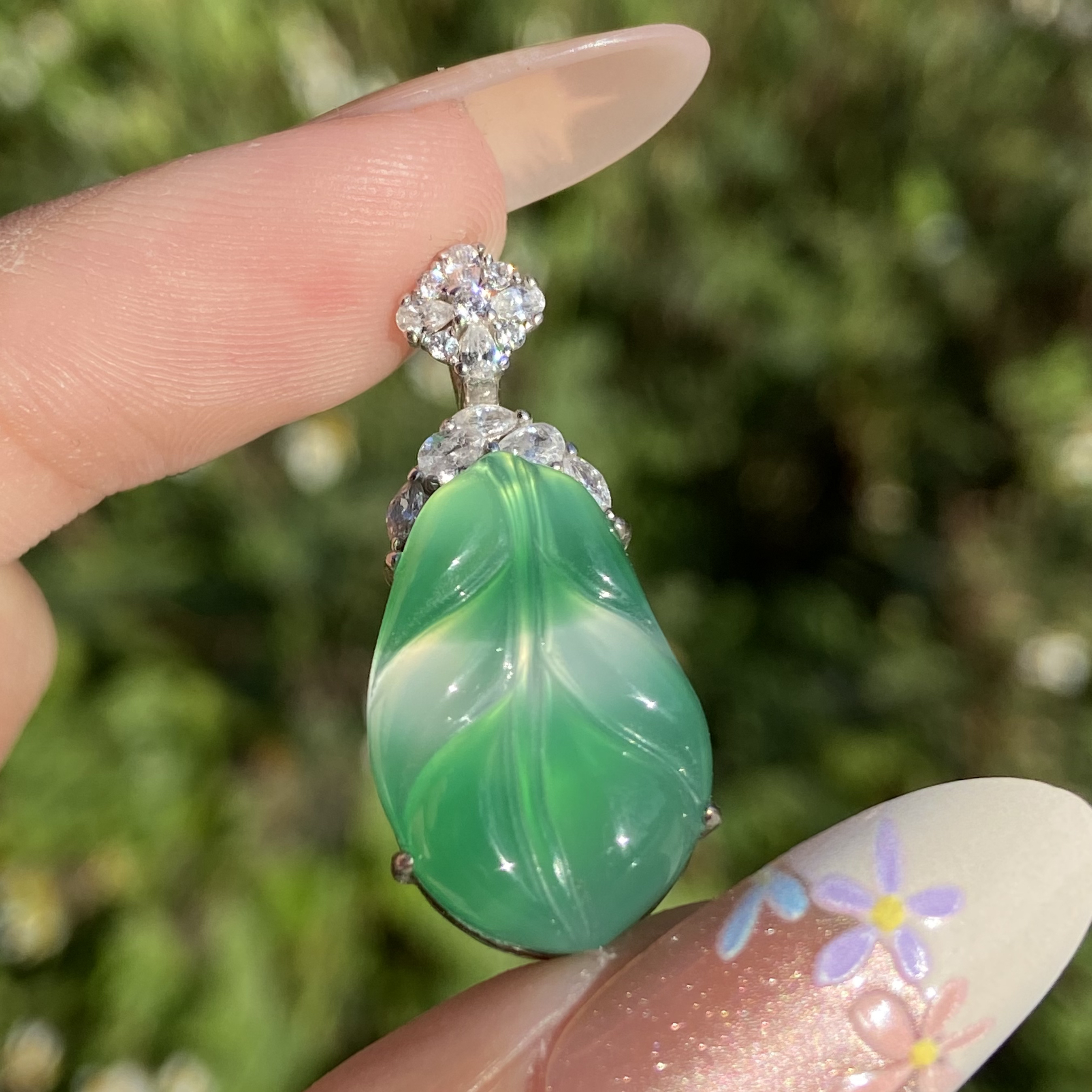 天然玉髓飘花芭蕉叶吊坠s925银镶 精致百搭