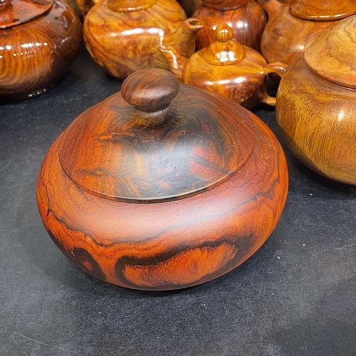 泰***厂酸枝茶叶罐一个的