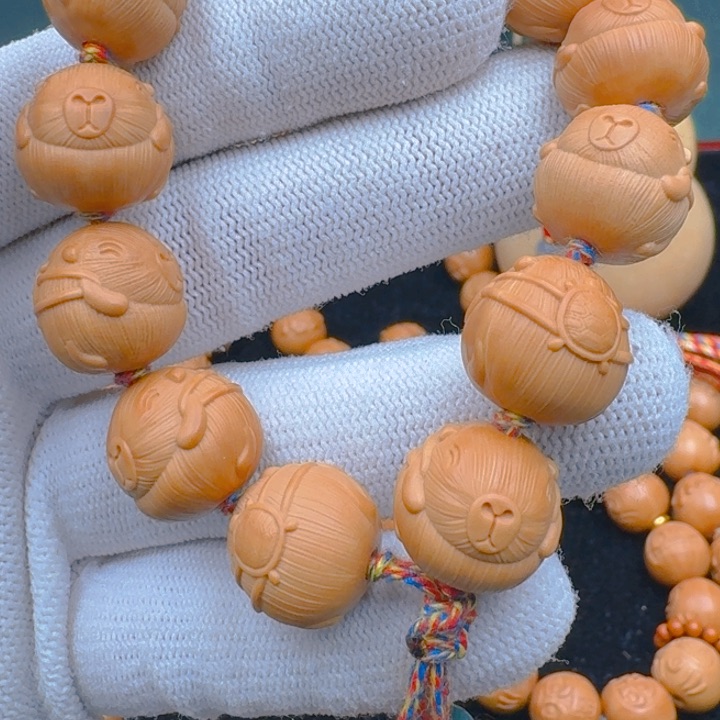 猴头核桃吊坠卡皮巴拉