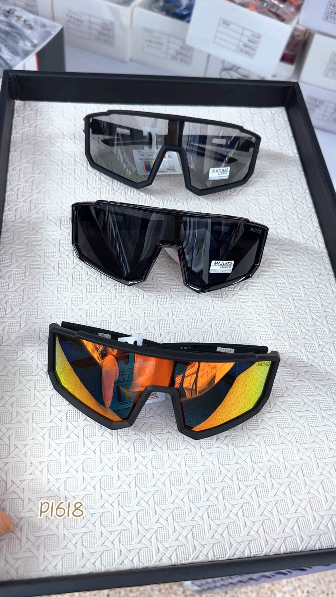 户外时尚偏光骑行镜防风遮阳炫彩运动护目镜男女通用