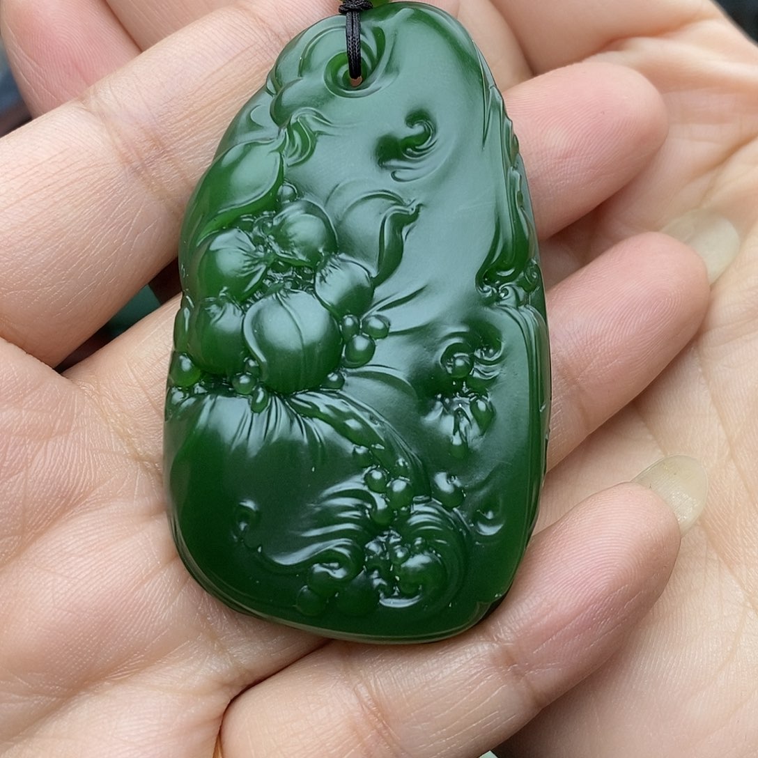 丰***子和田玉（碧玉）未镶嵌挂件