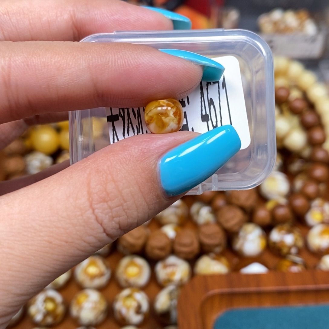 蜜蜡未镶嵌珠宝奇石4671