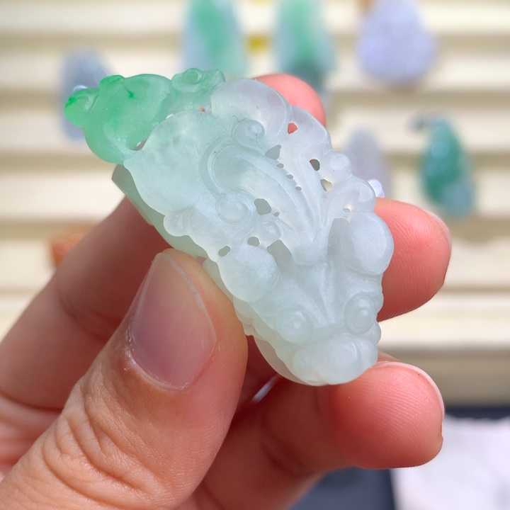 定制翡翠未镶嵌貔貅