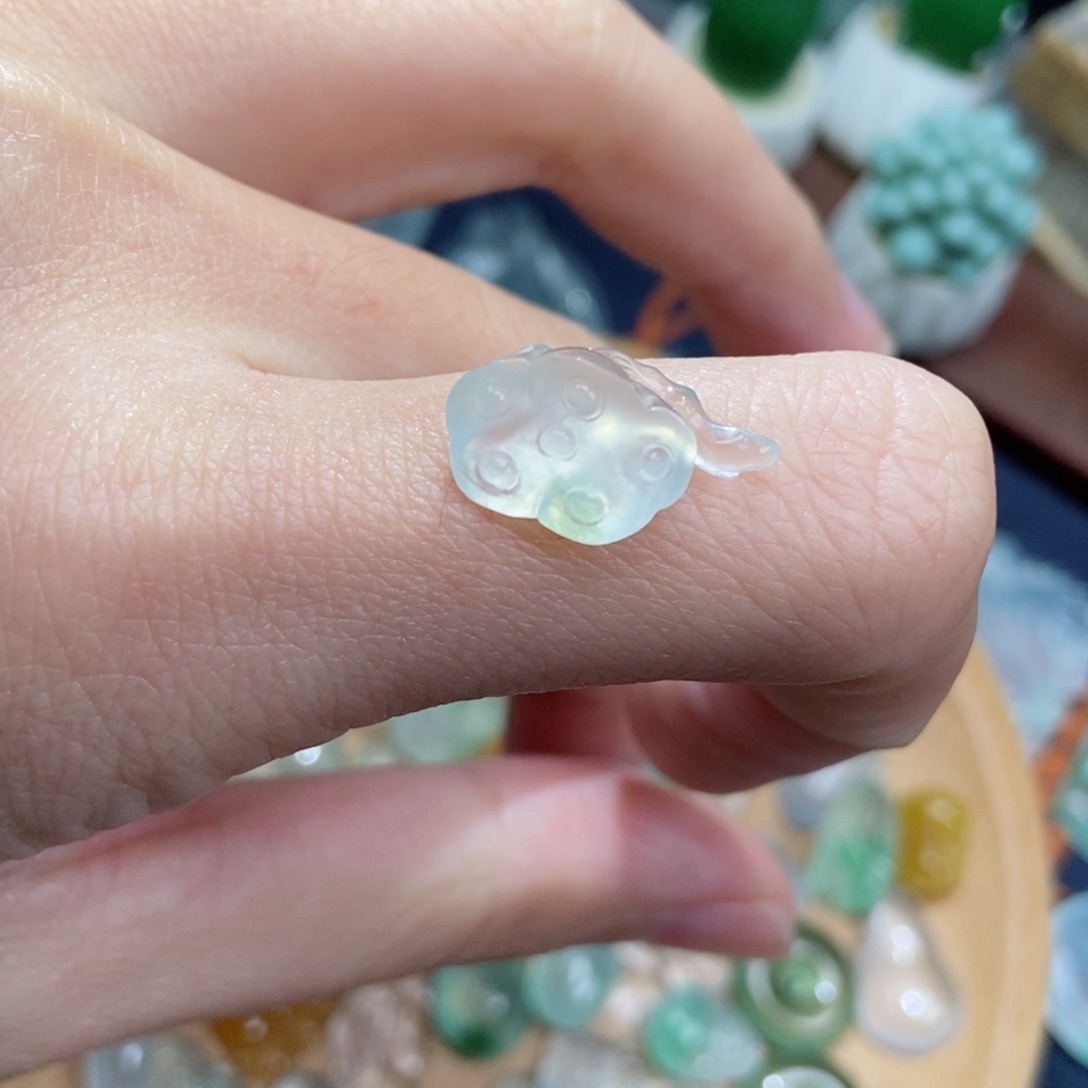 翡翠颈饰未镶嵌翡翠