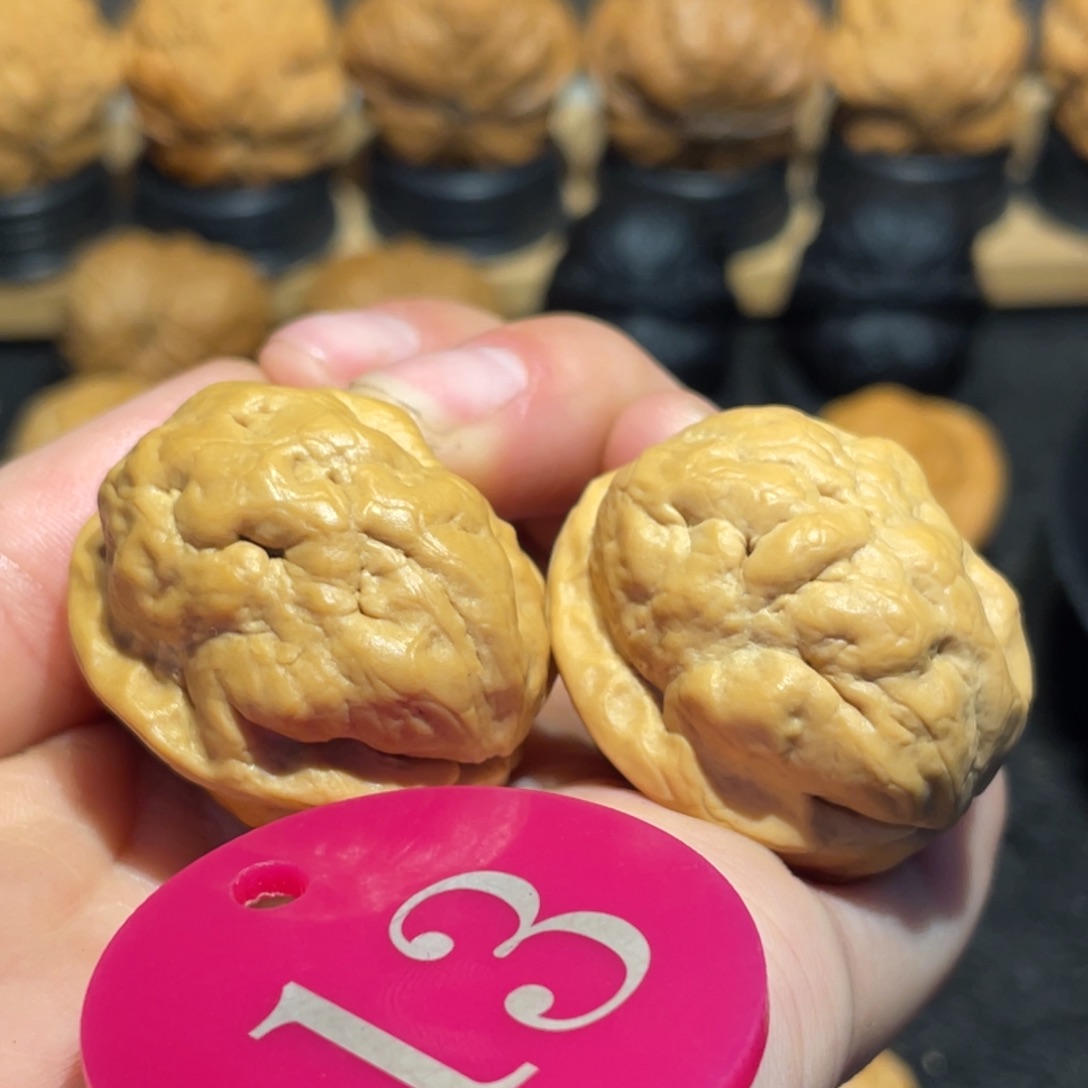 金蟾疙瘩包核桃30。  